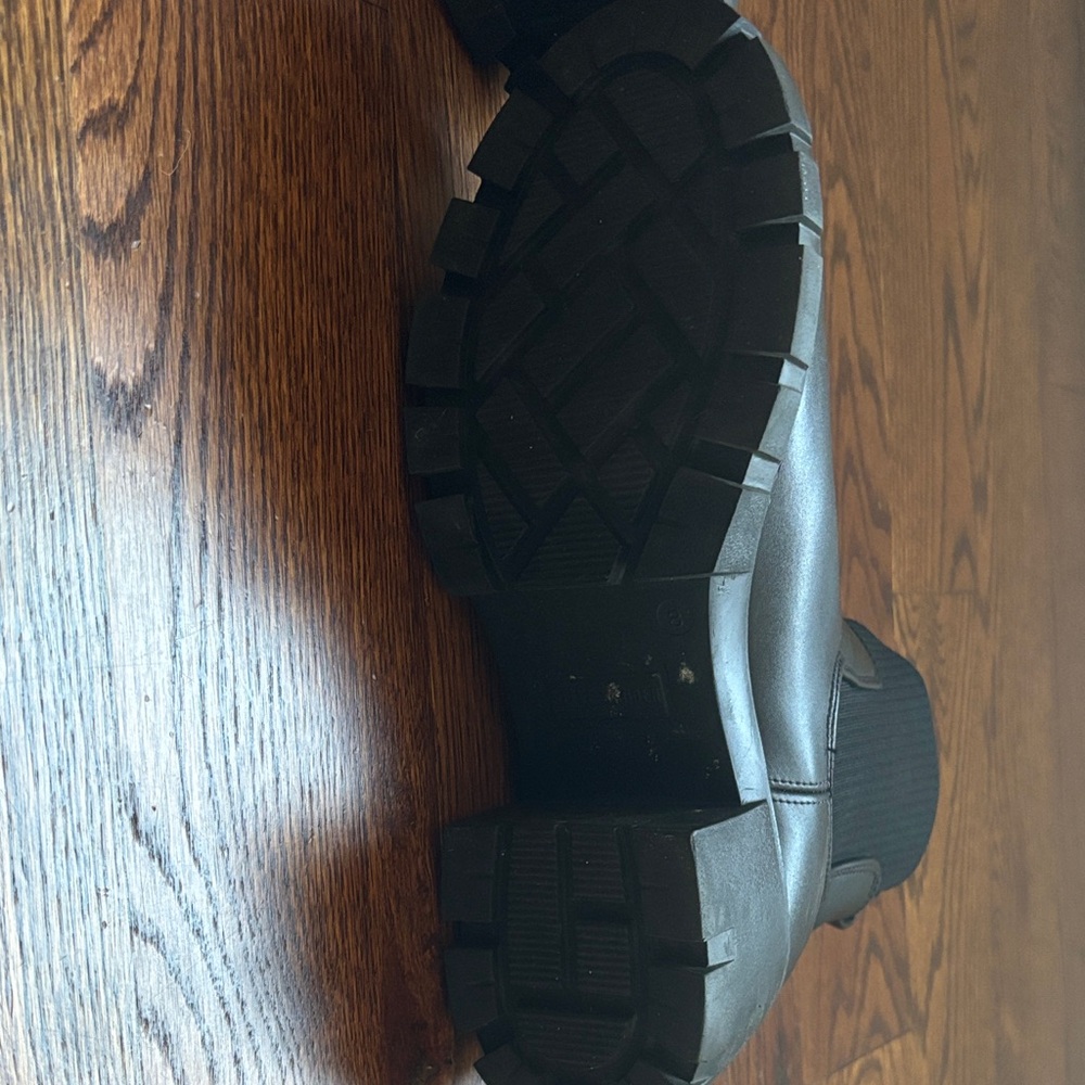 Black Steve Madden Chelsea Ankle Boots - Picture 3 of 9
